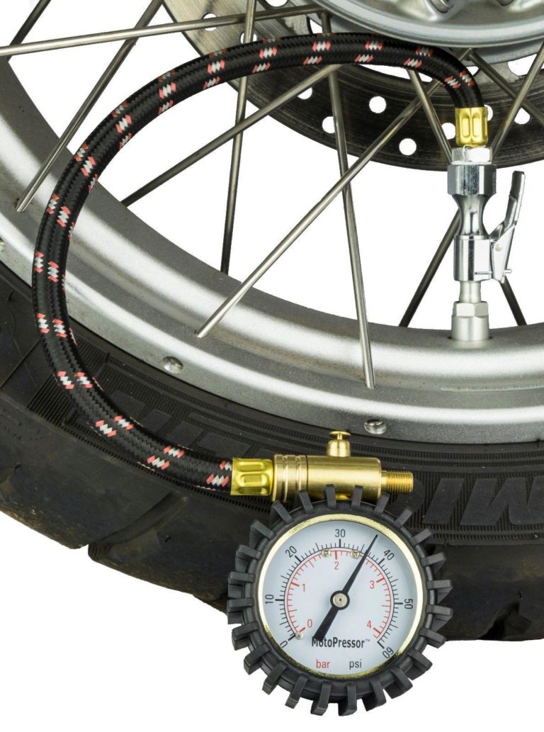 Motorcycle inline tyre gauge with 2 chucks