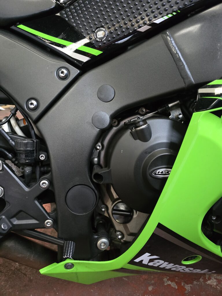 KAWASAKI ZX10R 2016-2020 FRAME HOLE PLUGS